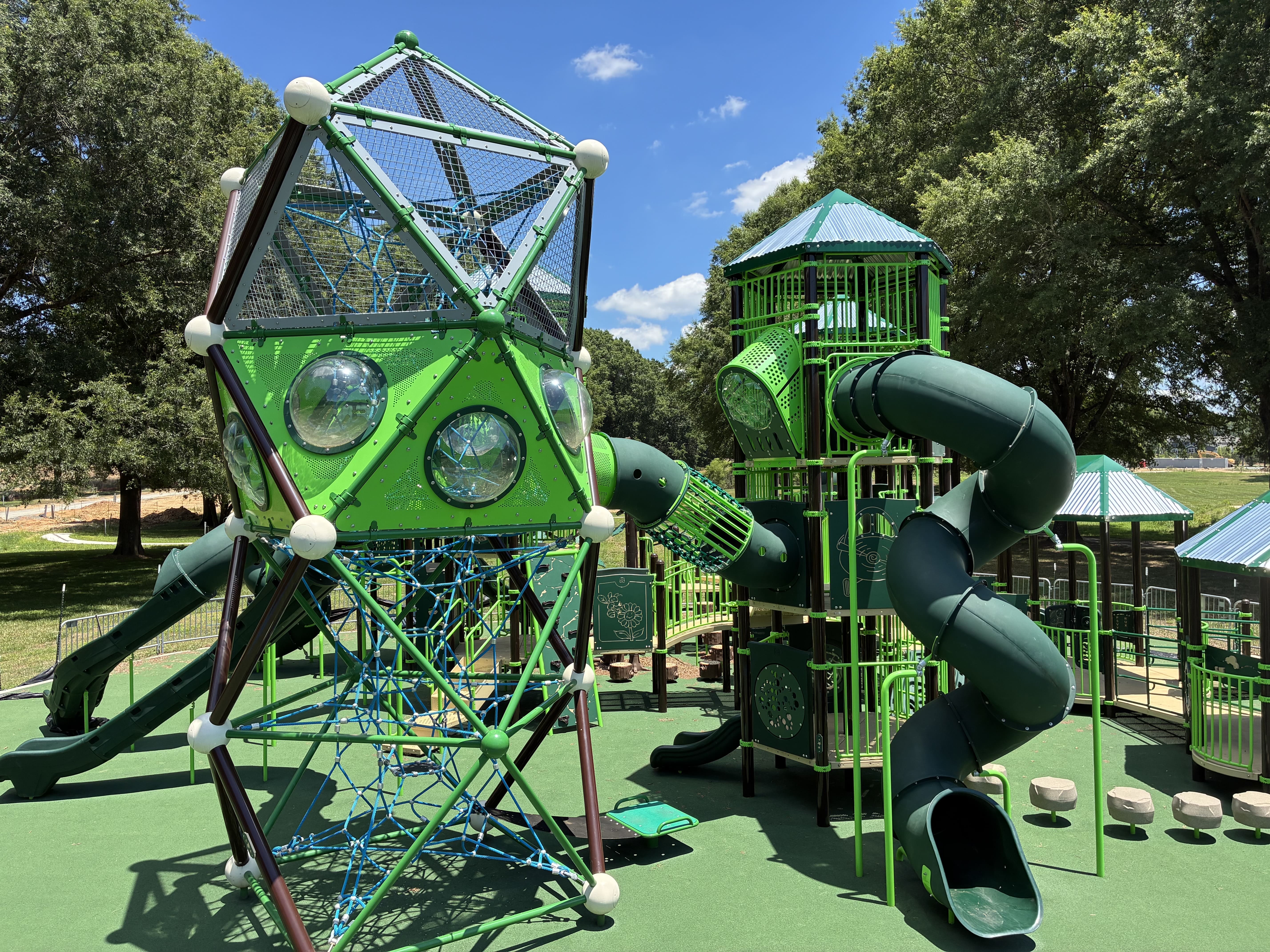REPLACE: describe photo 2 of Linwood Springs Park (opens full-size image)